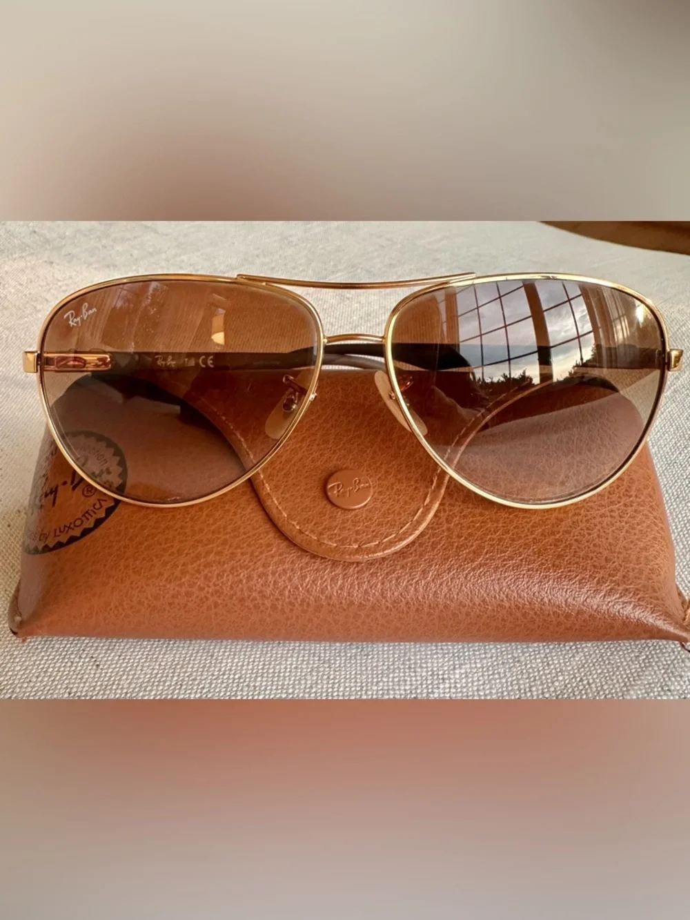 Ray-Ban RB8313 Carbon Fiber Aviator Sunglasses Gold/Brown Gradient 61mm w/ Case - Picture 4 of 11